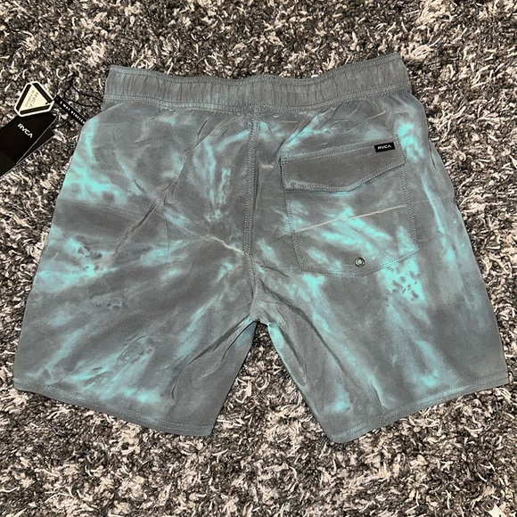 New RVCA VA Elastic Manic Shorts - Picture 2 of 12